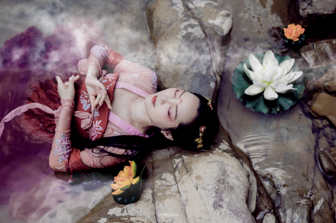 小说：成就妖皇，我的力量是全领地总和！