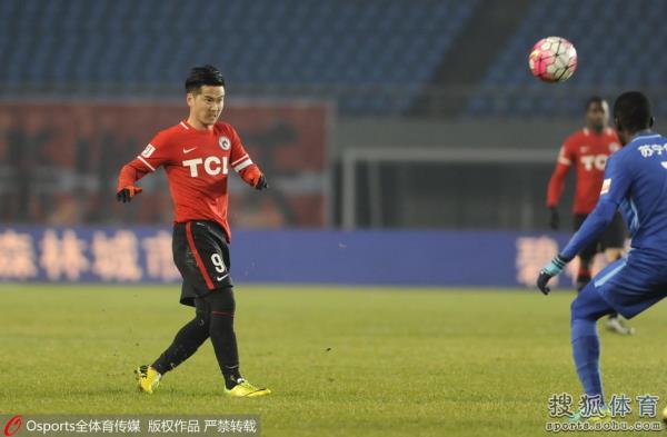 辽足战苏宁肇俊哲告别战潇洒带球大将风范