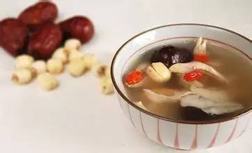 脸上斑最怕三种食物,脸上长斑一吃就能消除