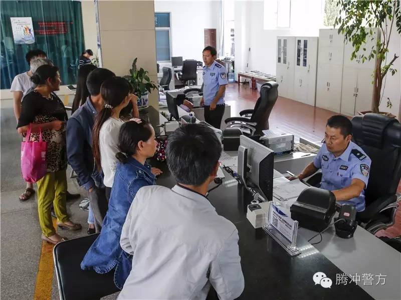 办证大厅如何更好的服务群众,户籍办理小窗口便民服务大舞台