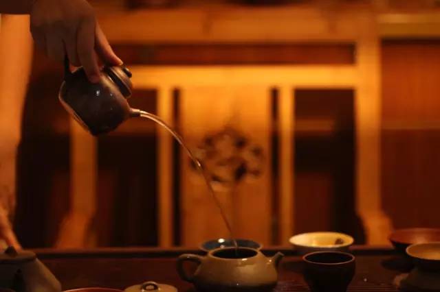 怎么使用一个紫砂壶冲泡好几种茶,哪些茶用紫砂壶冲泡比较好一点