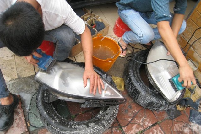 杀虫剂对翻新大灯有用吗,杀虫剂能清理发黄车灯吗