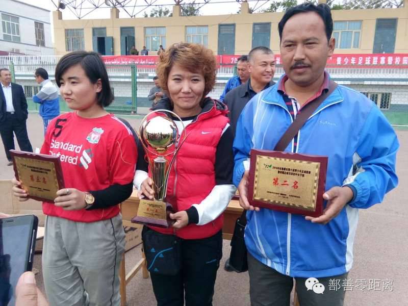 鄯善县育才学校足球队,新疆中小学生足球队全国排名