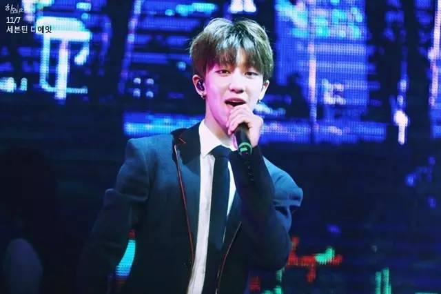 令人羡慕的爱豆应援,爱豆们的应援是真的吗