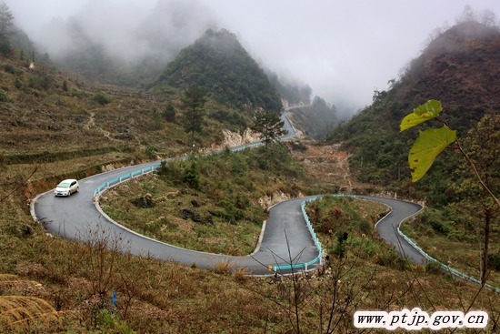 平塘镇四好公路建设情况,平塘县北环大道建设快速进行