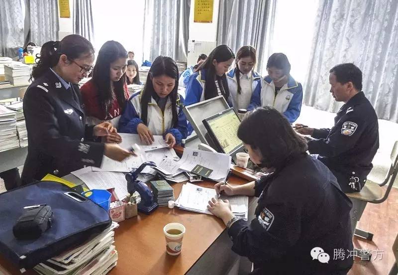 办证大厅如何更好的服务群众,户籍办理小窗口便民服务大舞台