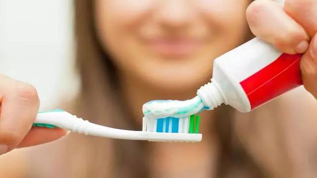 护牙其实很简单选对牙膏是关键,选对牙膏牙齿真能变白吗