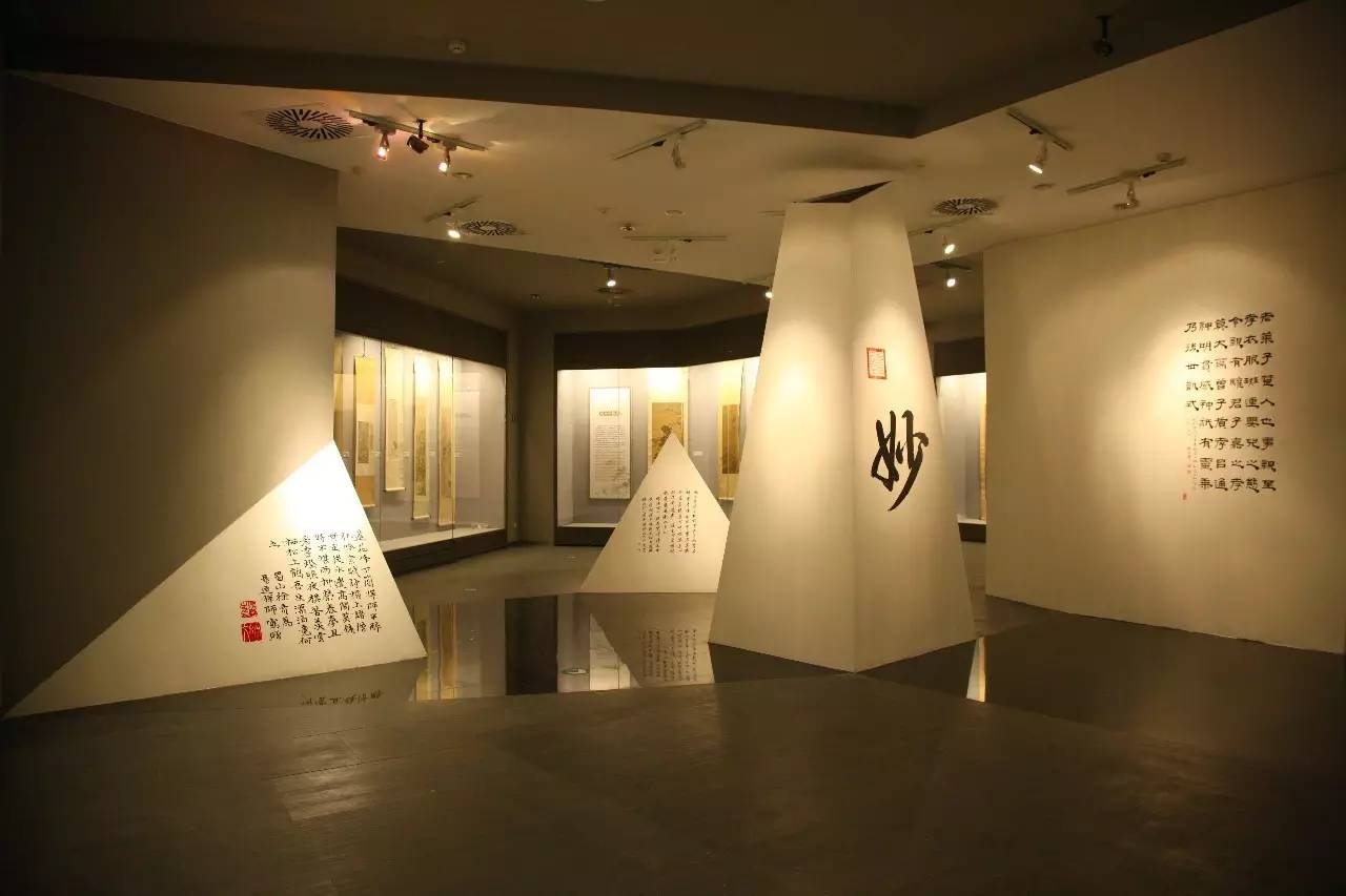 无锡博物馆苔痕树影图,无锡博物馆的倪瓒苔痕树影图在哪