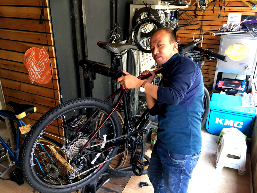 山地车碳纤维铝合金骑行感受,山地车铝合金碳纤维骑行感受