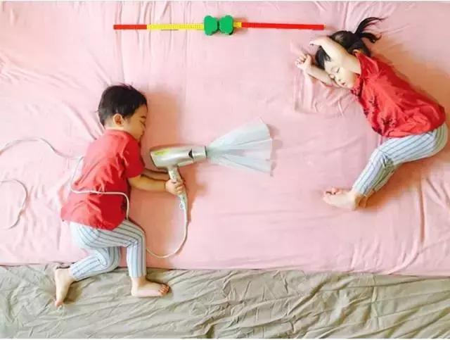 这个日本女人竟然对自己熟睡的孩子做出了这些......