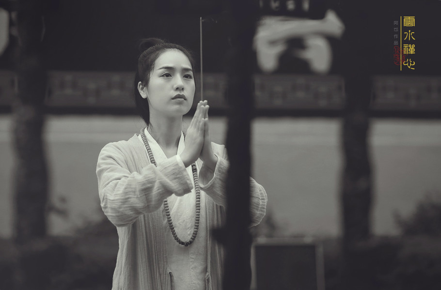 南无阿弥陀佛佛光四射,震撼心灵的南无阿弥陀佛