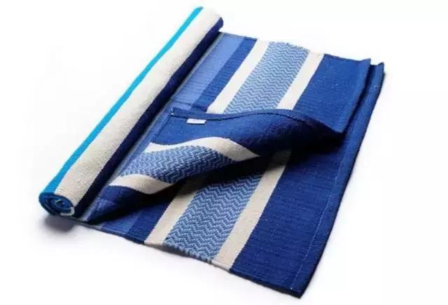 瑜伽初学者选择什么瑜伽垫,初学瑜伽在家练瑜伽垫如何选