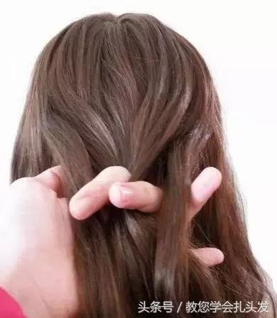 大蝴蝶结头饰发型小清新,蝴蝶结头饰搭配什么发型好看短发