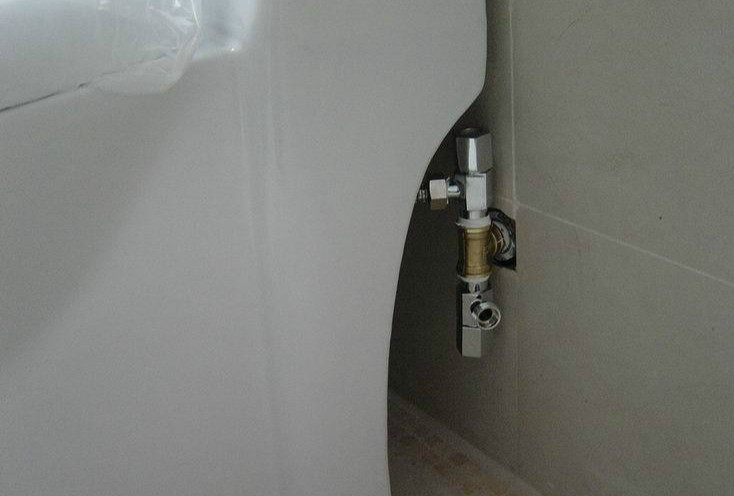 马桶怎样安装防止臭味反出,卫生间马桶反味严重简单解决方法