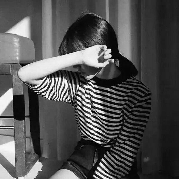 曲终人散何必苦苦纠缠,曲终人散最放心不下的终究是回忆