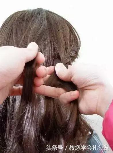 大蝴蝶结头饰发型小清新,蝴蝶结头饰搭配什么发型好看短发