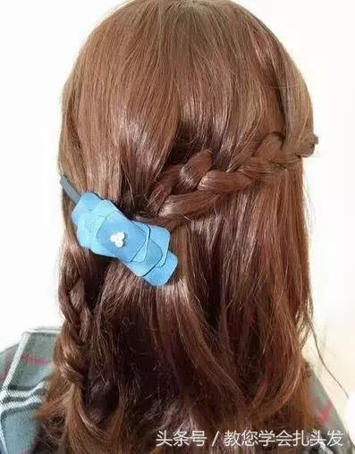 大蝴蝶结头饰发型小清新,蝴蝶结头饰搭配什么发型好看短发