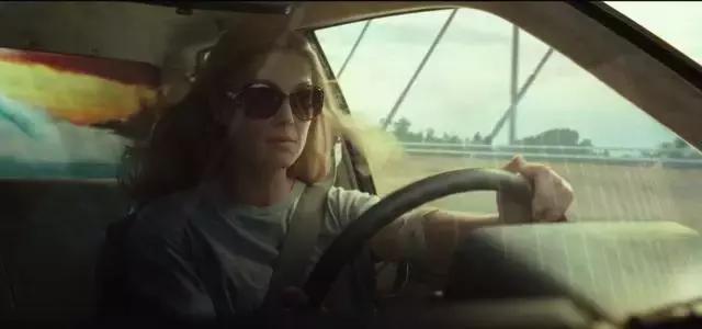 天天睡在身边的美貌妻子，竟有如此不为人知的一面？