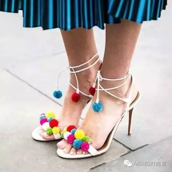 时尚其实是一种另类的智慧,时尚不是一种形式