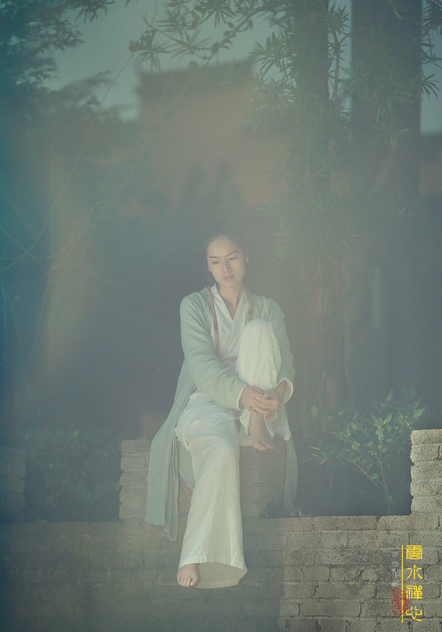 南无阿弥陀佛佛光四射,震撼心灵的南无阿弥陀佛