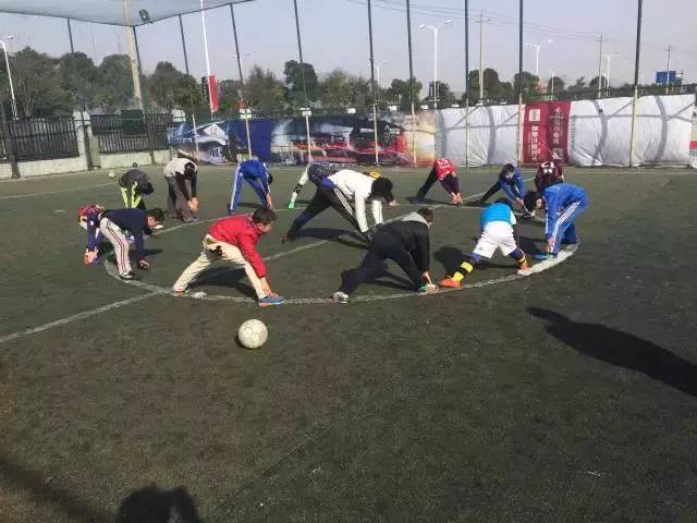 室内足球场射门,史上最精准的射门