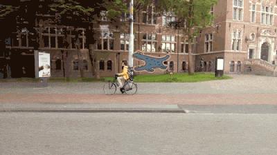 一个无聊的吃人游戏，却拯救了无数低头族