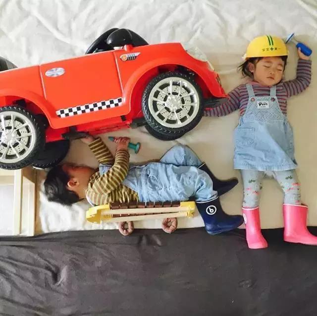 这个日本女人竟然对自己熟睡的孩子做出了这些......