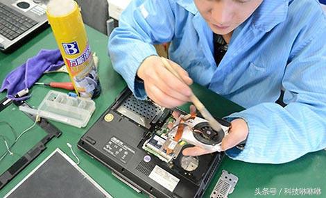 电脑运行中突然死机是什么原因,电脑经常突然卡顿死机是什么原因