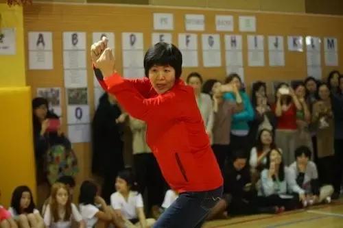 郎平在上海的这个细节，或许暴露了她至今未能续约的根本原因