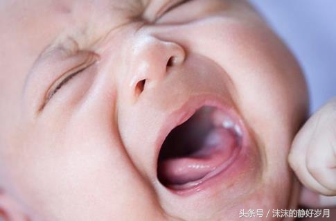 宝宝上火的表现及解决方法,宝宝出现上火的症状如何应对