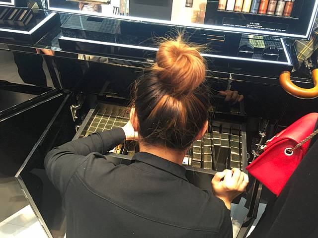 天津伊势丹有阿玛尼专柜吗,ysl天津美妆专柜