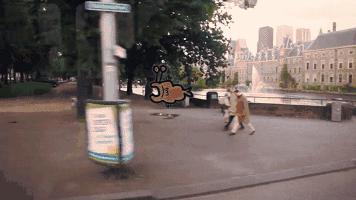 一个无聊的吃人游戏，却拯救了无数低头族