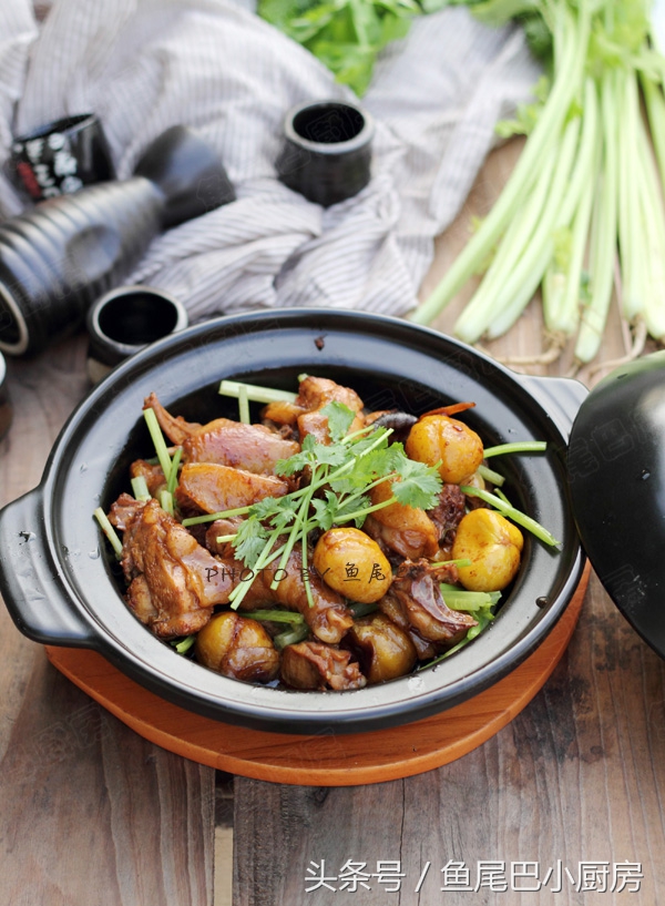 我家秋冬饭桌人气菜，温阳补虚味道杠，加了这一步鸡嫩栗粉超好吃