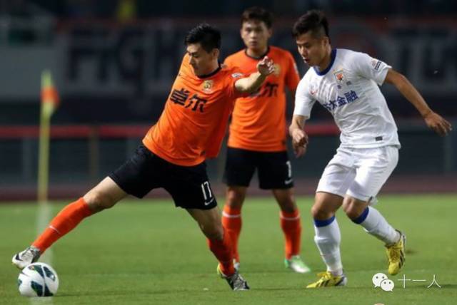 足球新手入门基本知识防守,1vs1足球防守训练