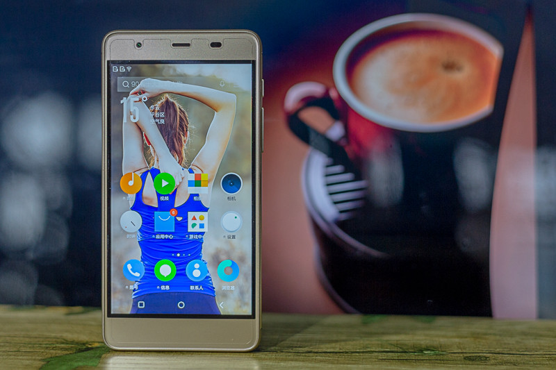 微信QQ能八开，刷脸手机小辣椒S33才安全