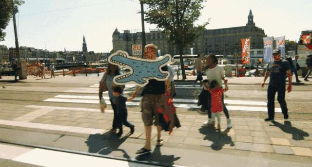 一个无聊的吃人游戏，却拯救了无数低头族