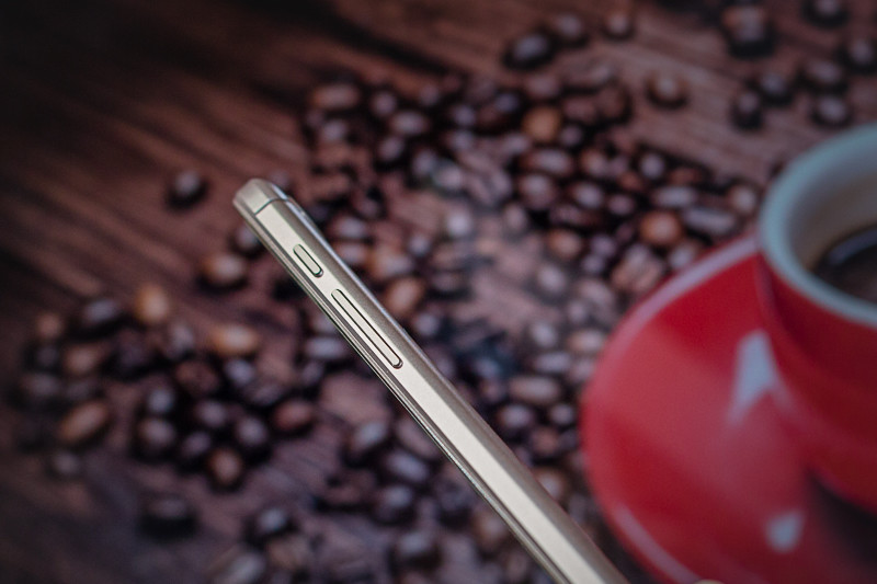 微信QQ能八开，刷脸手机小辣椒S33才安全