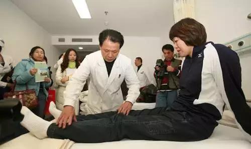 郎平在上海的这个细节，或许暴露了她至今未能续约的根本原因