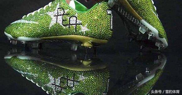 史上最顶级的足球鞋,如何设计一个超级炫酷的足球鞋
