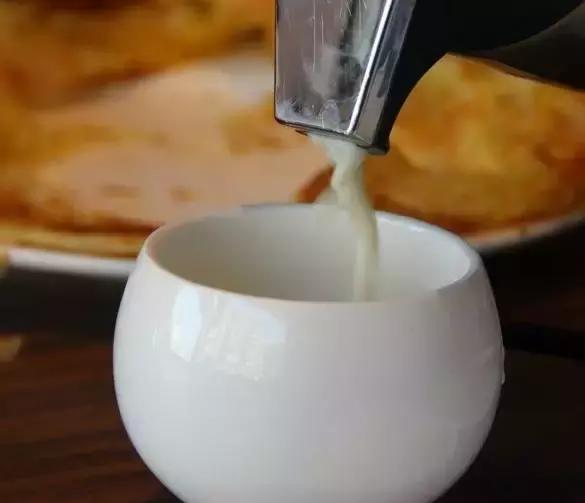 哈尔滨这十家苍蝇馆子,哈尔滨出名的俄罗斯湖滨餐厅