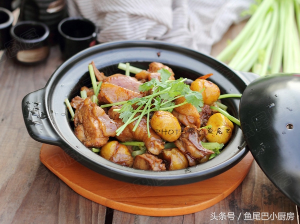 我家秋冬饭桌人气菜，温阳补虚味道杠，加了这一步鸡嫩栗粉超好吃