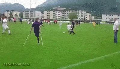 足球球迷状态搞笑gif,足球赛搞笑图片