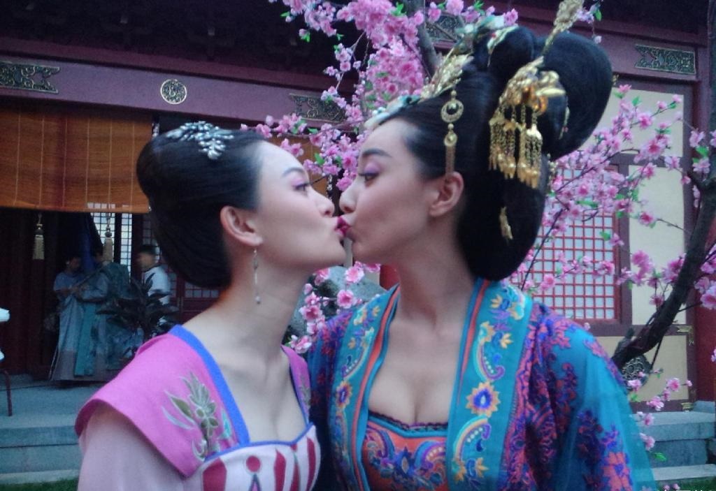 刘德华王菲梁朝伟综艺节目,刘德华王菲梁朝伟主演