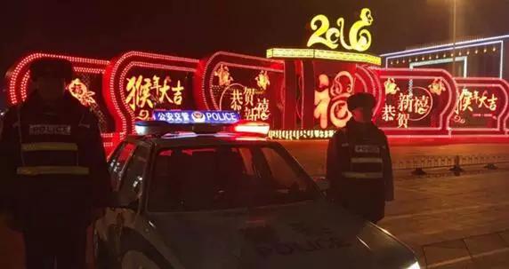 秒杀复制群发！让你见识啥叫”最威武霸气的拜年”！