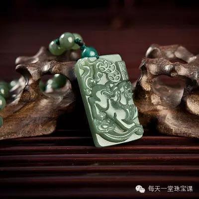 一直霉运缠身戴什么玉比较好,行好运戴什么玉