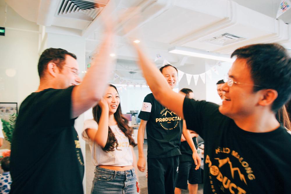 融资6200万3分42秒建以图搜图引擎他用人工智能眼取信息助决策