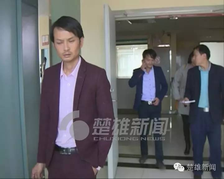 三星手机突然爆炸男子双眼被烧伤,三星发生爆炸事故