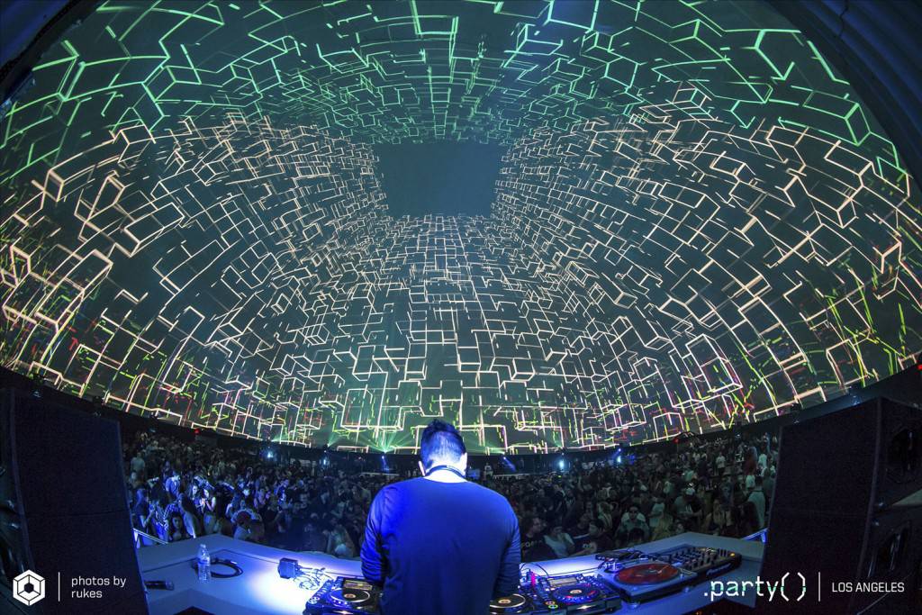 还敢骂人死胖子？身价89亿的程序员告诉你：胖，照样比你浪！