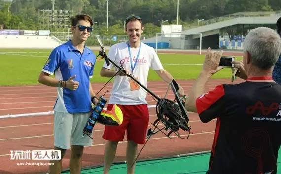 后记||只见过四轴炸机？看大神怎样把遥控直升机摔成零件！