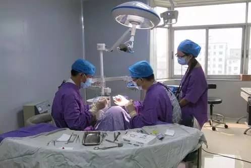 去医院检查开药可以报销医保吗,职工医保卡在医院开药怎么报销